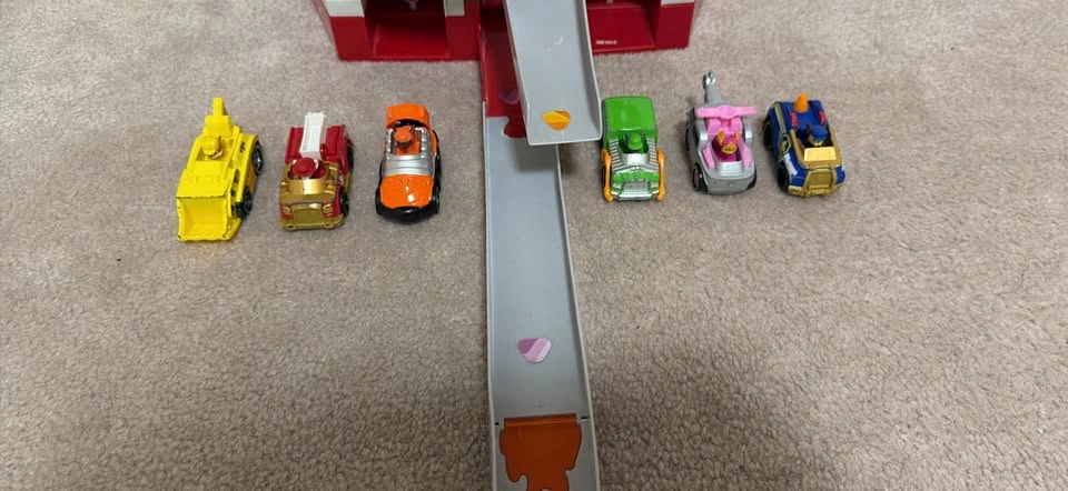 Toy-Paw patrol lookout tower - photo 2