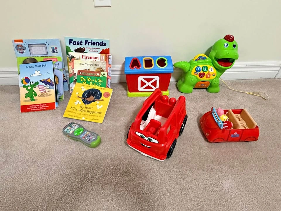 Baby toys & books