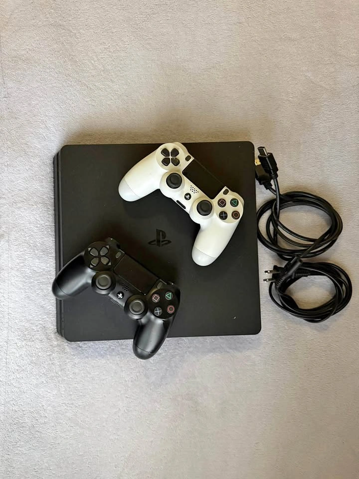 PS4 Slim 1TB