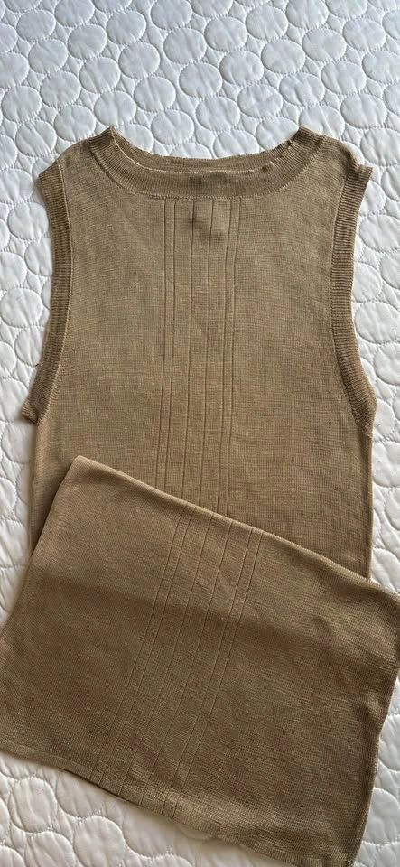 Guess Marciano Tan Silk Sleeveless Sweater - Fits Small - photo 4