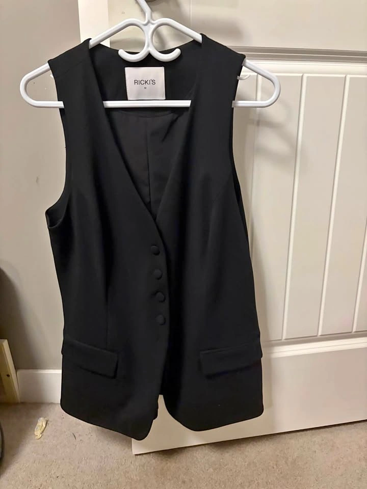 Ricky’s Black Vest Medium
