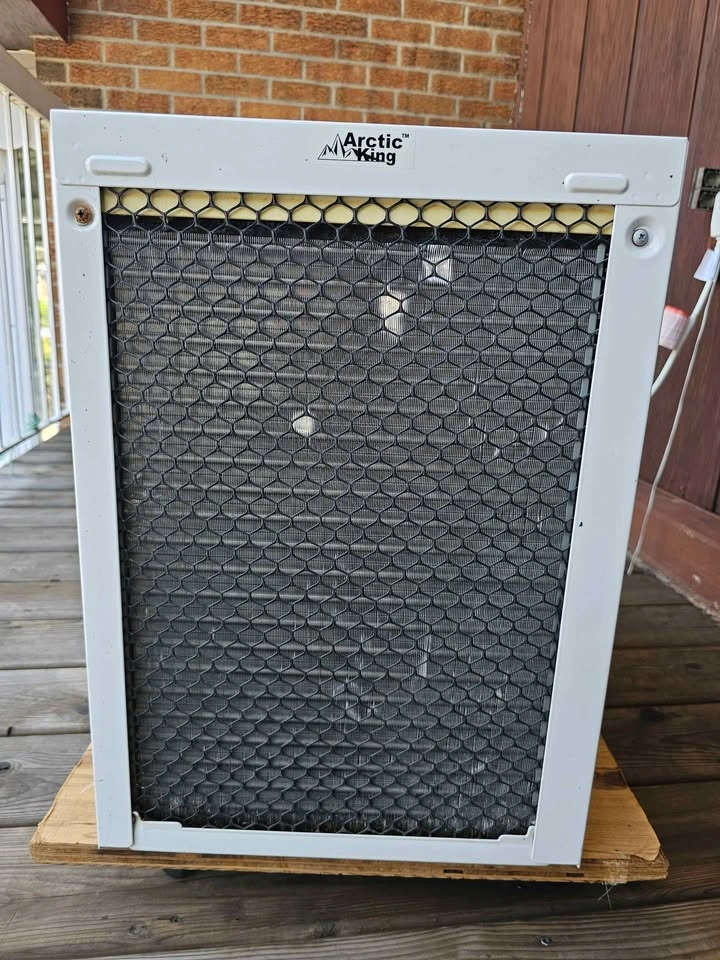 Arctic King 10000 BTU Vertical Window AC - photo 3