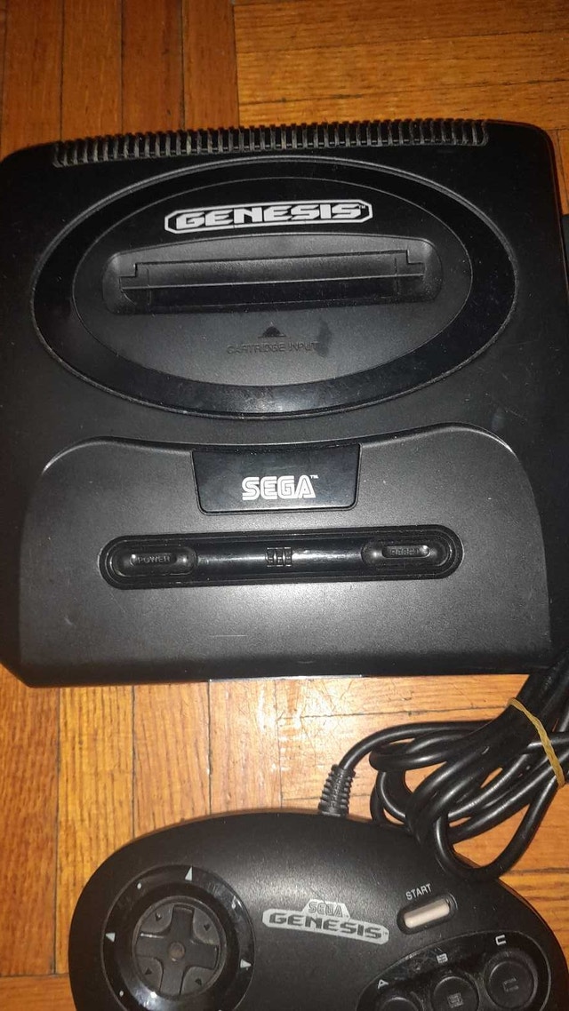 SEGA Genesis Model 2 Console w/ 10 Games & 2 Controllers - photo 2