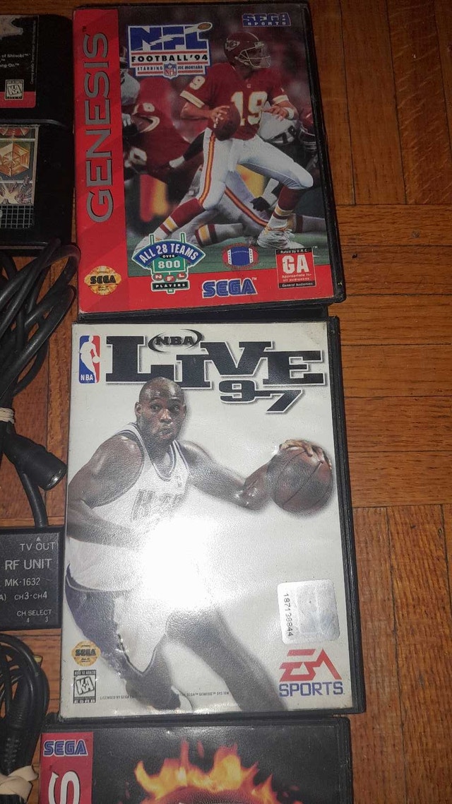 SEGA Genesis Model 2 Console w/ 10 Games & 2 Controllers - photo 4