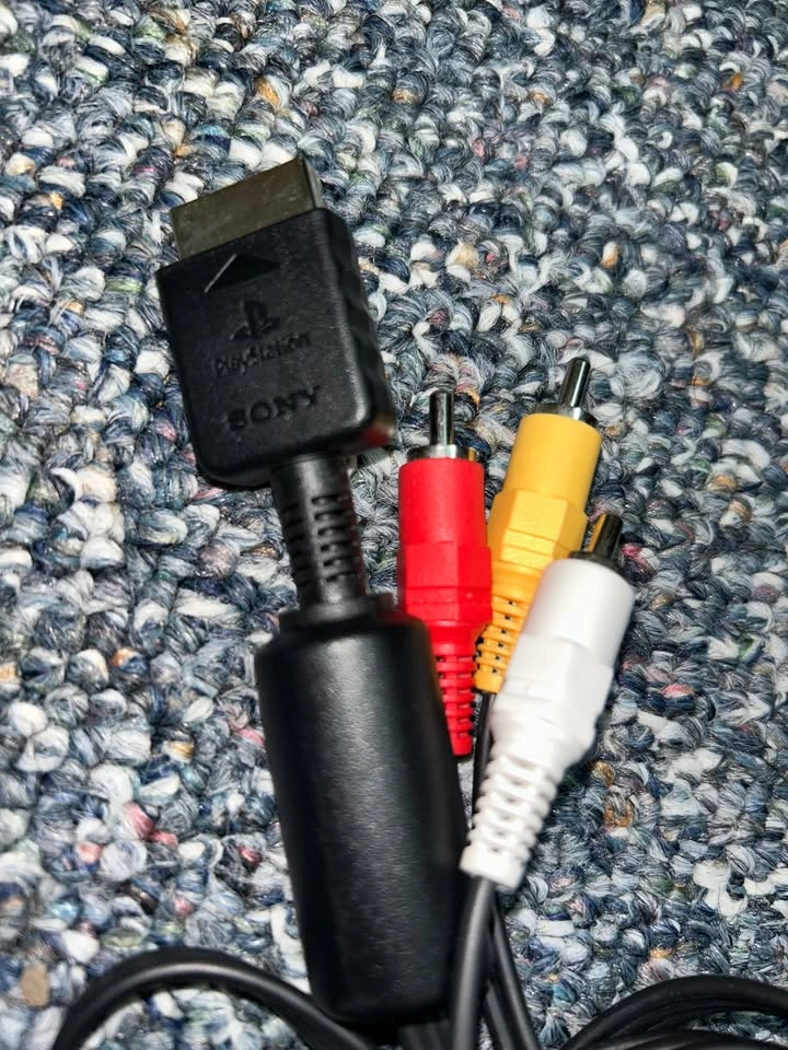 Bulk Cables & Chargers Lot: Ethernet, VGA, RCA, Laptop Power Bri - photo 3