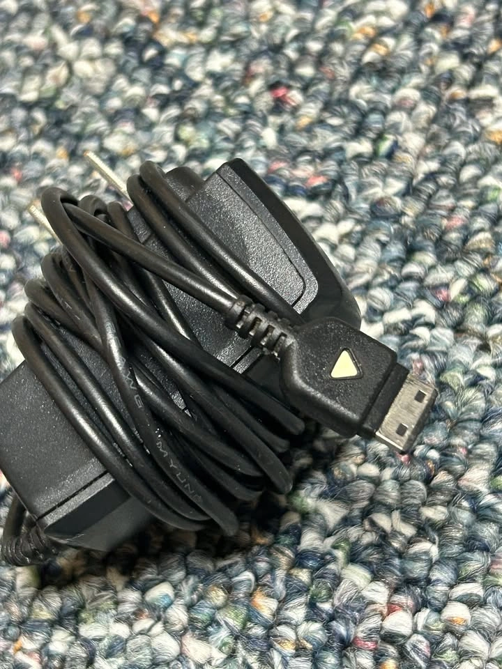 Bulk Cables & Chargers Lot: Ethernet, VGA, RCA, Laptop Power Bri - photo 4