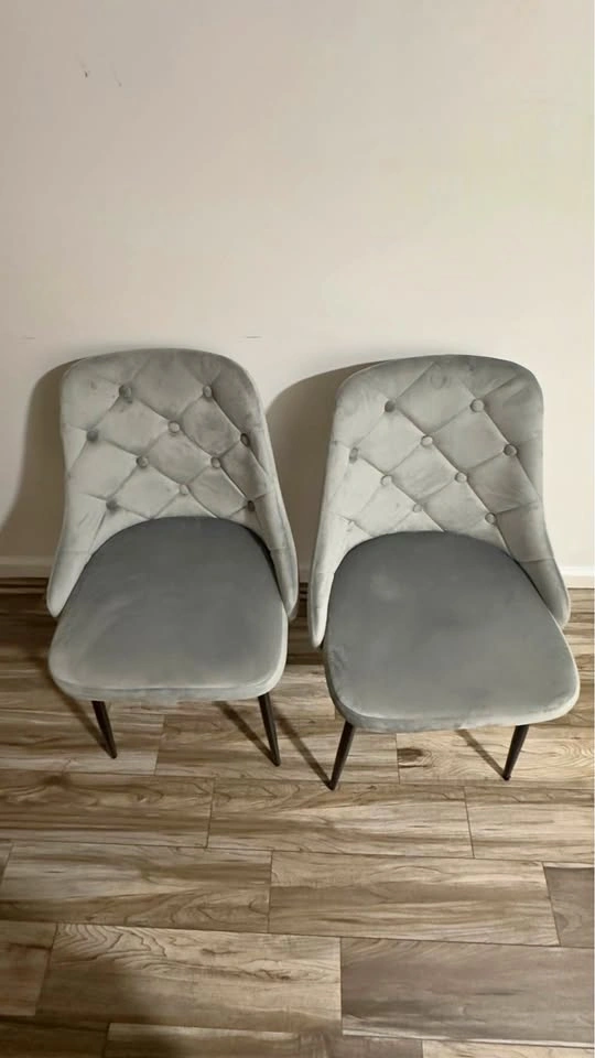 (Set of 4) Grey Velvet Tufted Dining Chairs