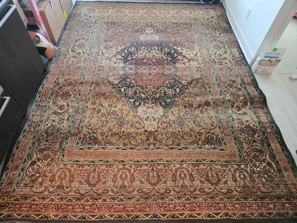 Large Beautiful Mauve Traditional Area Rug - MADE IN CANADA - photo 3