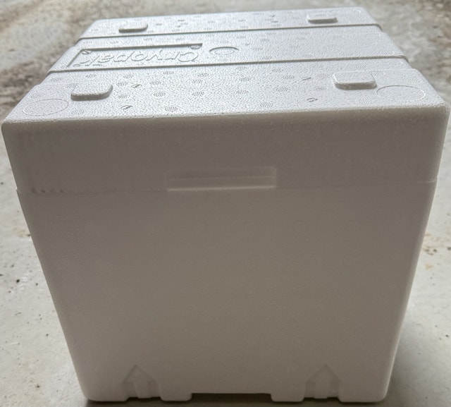 Cryopak Styrofoam Cooler with 4 Gel Ice-Packs - photo 2