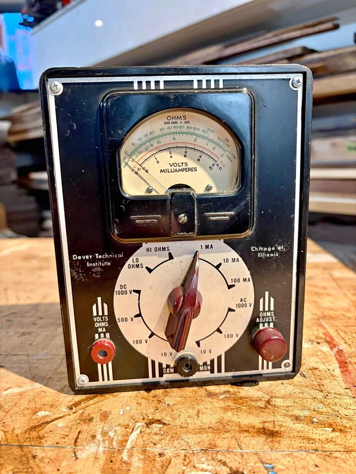 Vintage DeVry Technical Institute Multimeter VOM