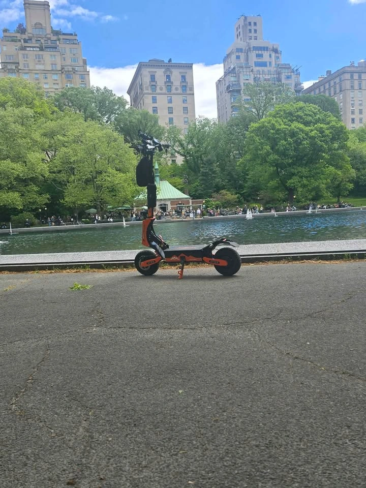Powerful 5600W Electric Scooter - Stop Overpaying for Ubers! - photo 4