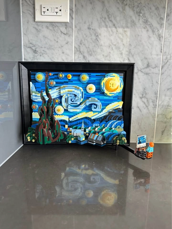 LEGO Starry Night Van Gogh Set #21333 Assembled, includes box an - photo 5