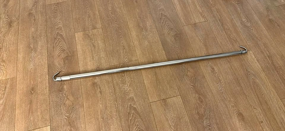 Extendable Clothes Hanging Rod