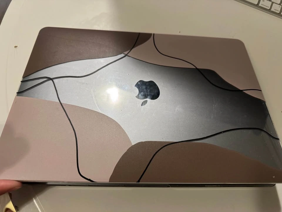 MacBook Pro 2016 Touch Bar - Excellent Condition - photo 3