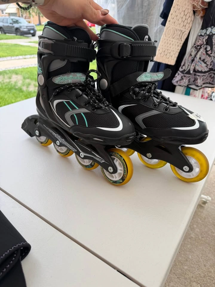 Size 7 - Bladerunner ABEC 7 Rollerblades - photo 3