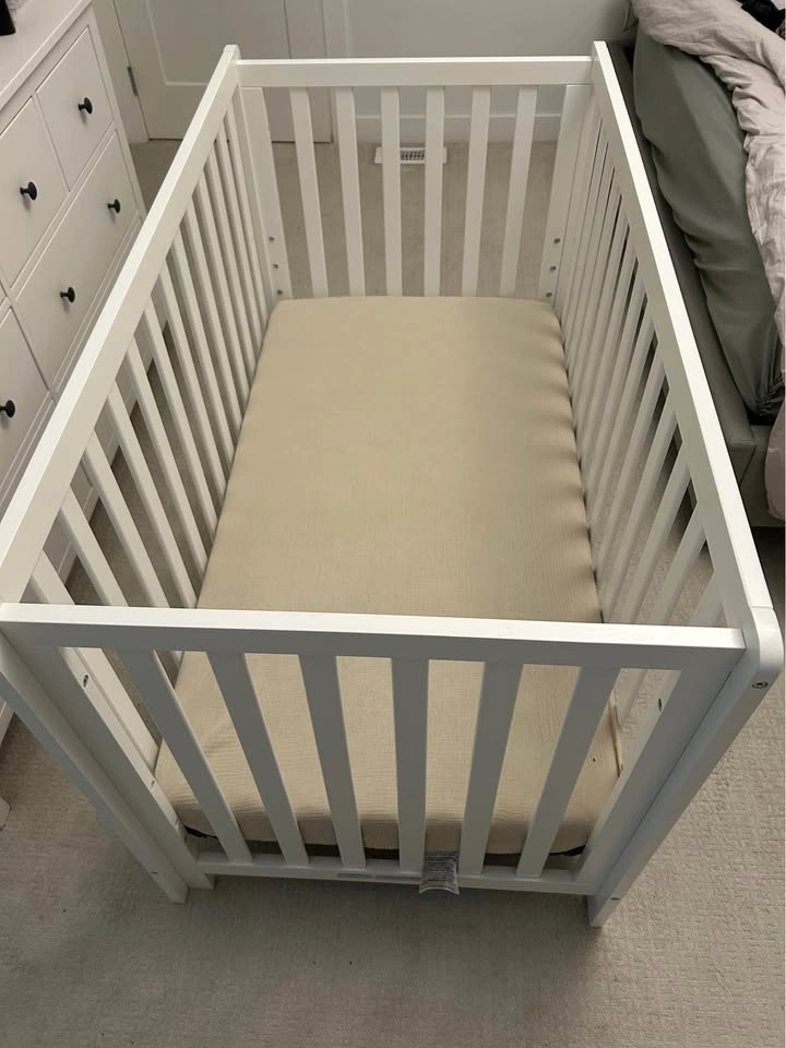 Da Vinci Crib 4-1 plus Neuton waterproof infant and toddler matt - photo 3