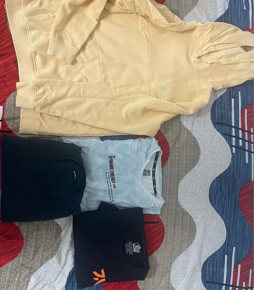 Track pants, sweatshirts & tshirts - photo 3