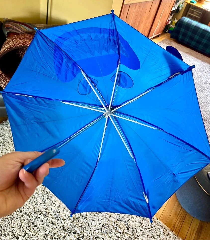 Kids & toddlers Baby Shark Umbrella - like new - photo 2