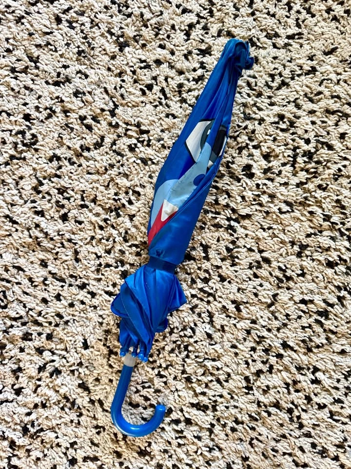 Kids & toddlers Baby Shark Umbrella - like new - photo 3