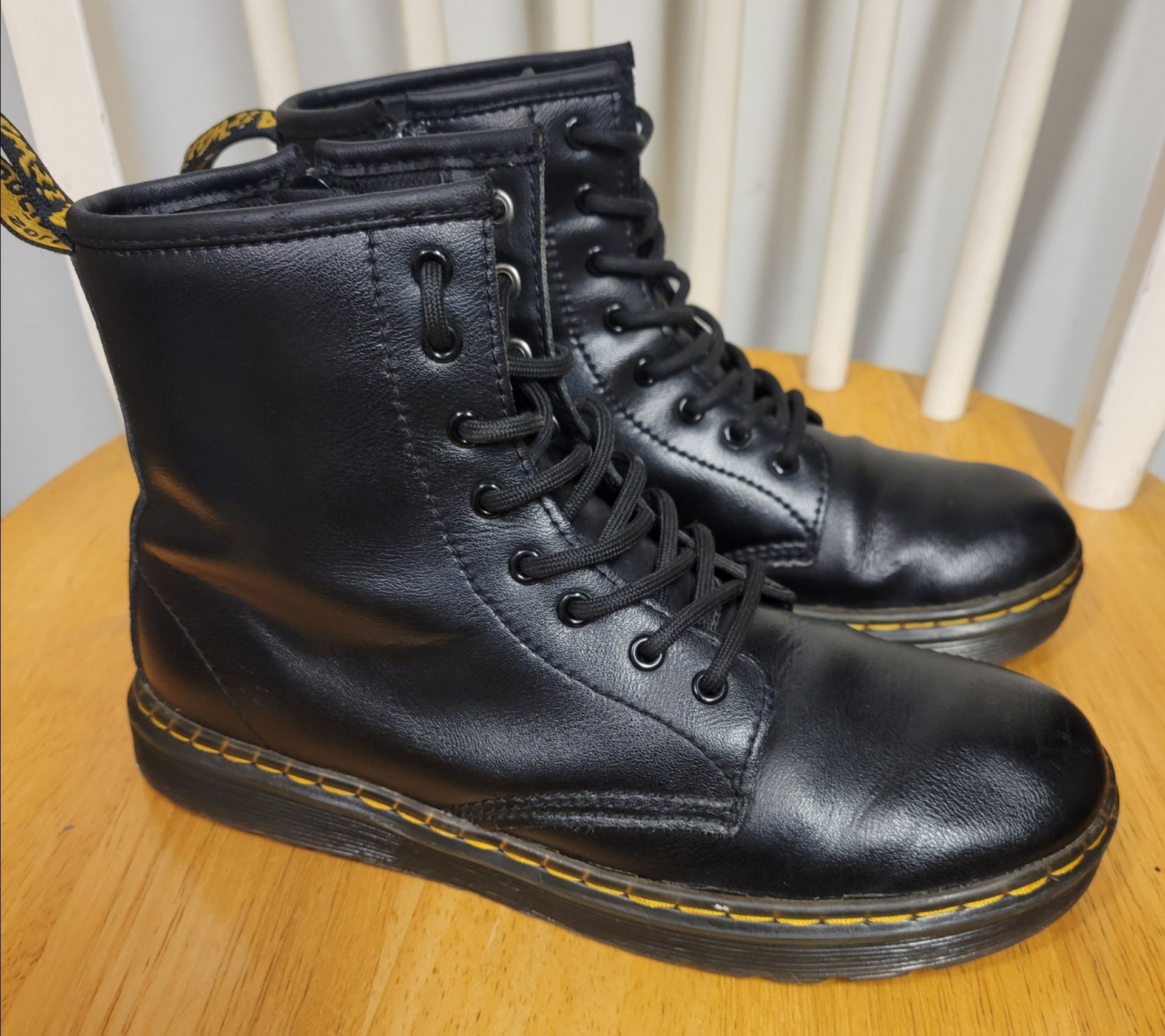 Dr. Martens Women's Zavala Boots Size 5