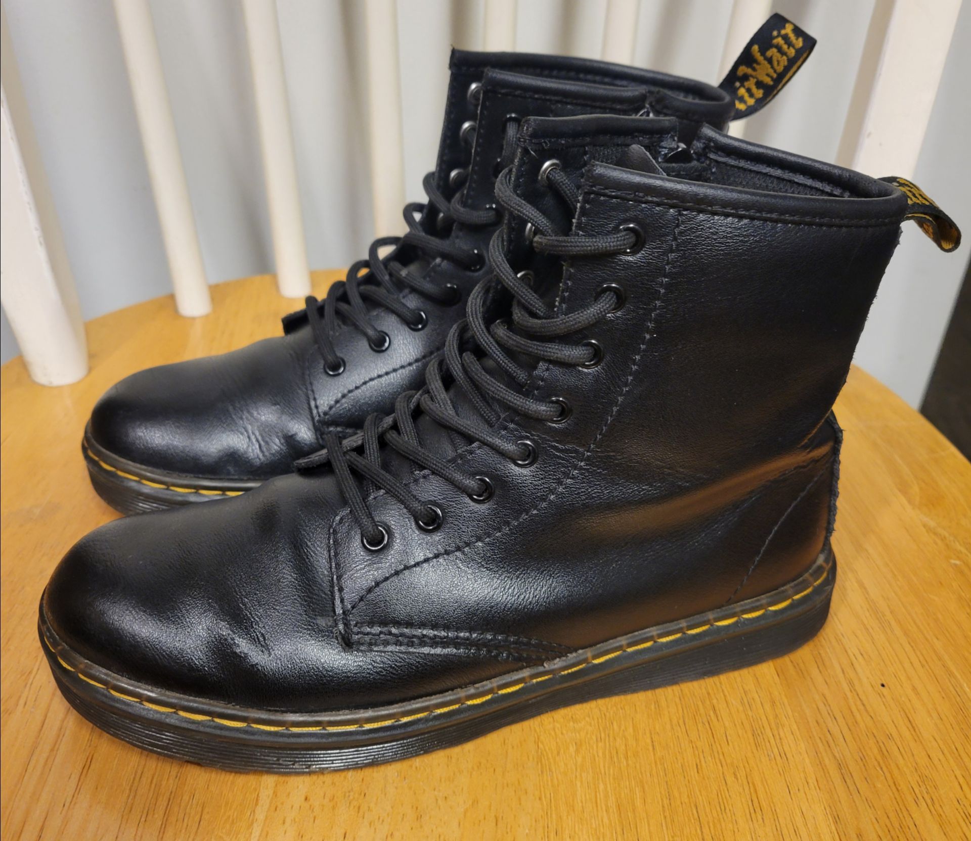 Dr. Martens Women's Zavala Boots Size 5 - photo 2