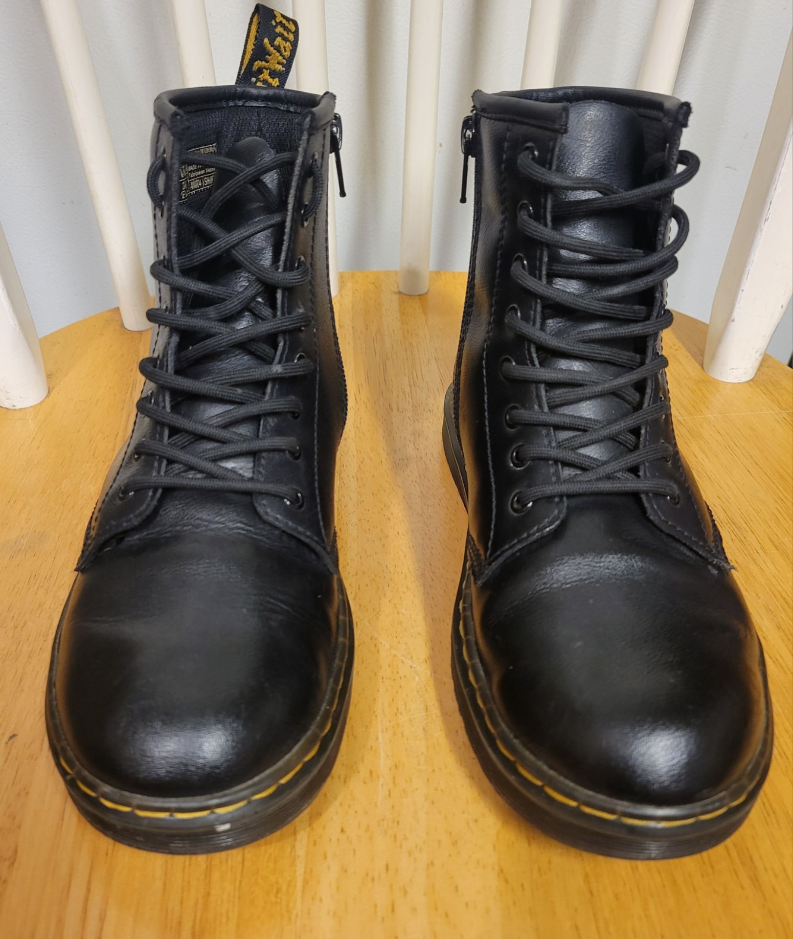 Dr. Martens Women's Zavala Boots Size 5 - photo 3