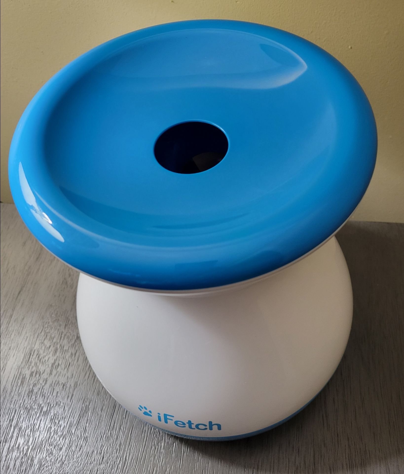 iFetch Frenzy Dog Fetch Toy Brain Teaser Non Electric Ball Throw - photo 2