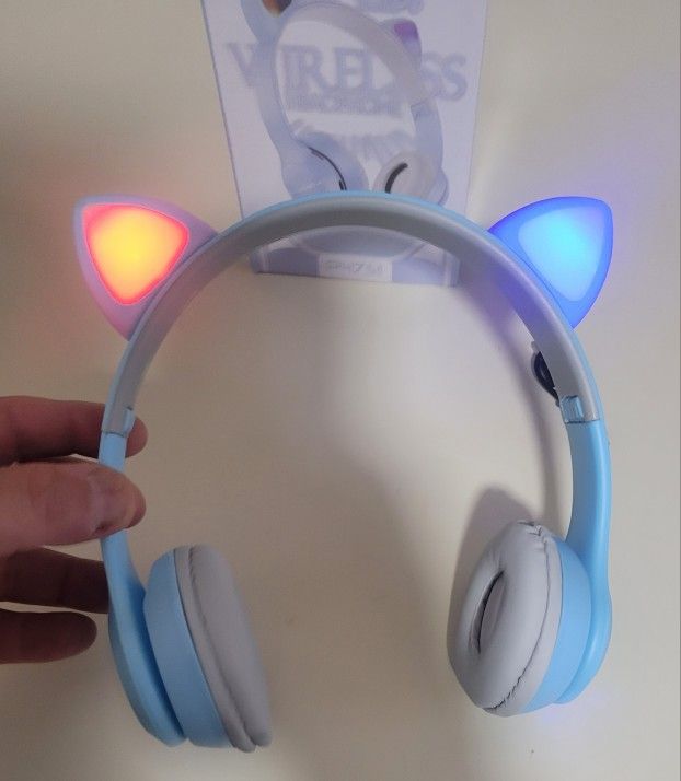 NEW IN BOX / Wireless Bluetooth Kitty Cat Ear Headphones - photo 5