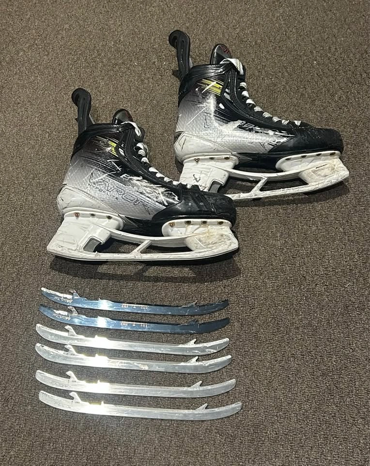 BAUER Hyperlite 2 Skates (Size 10 / Fit 2)