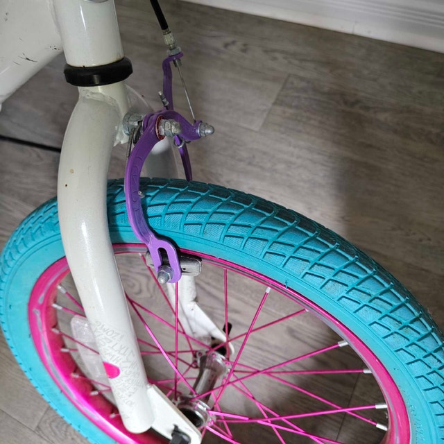 Pink Girls Bike – 18" in mint condition - photo 3