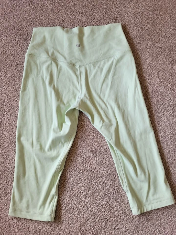 Lululemon lot - photo 2