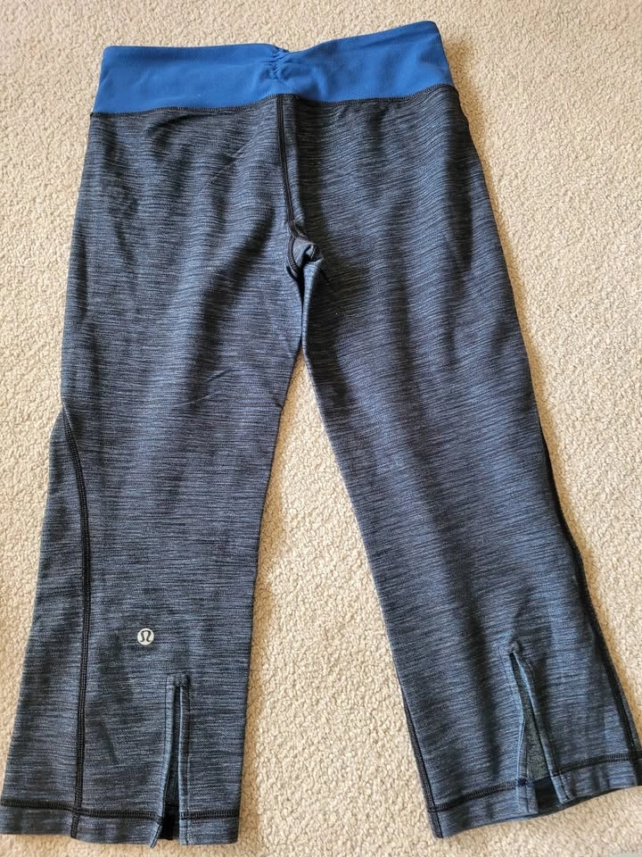 Lululemon lot - photo 3
