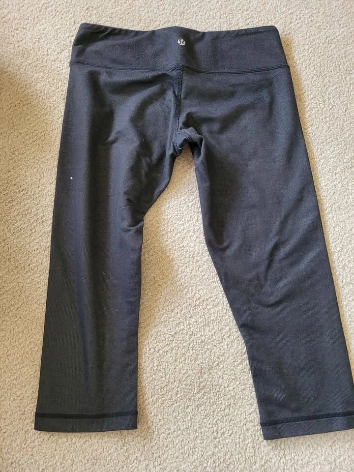 Lululemon lot - photo 4