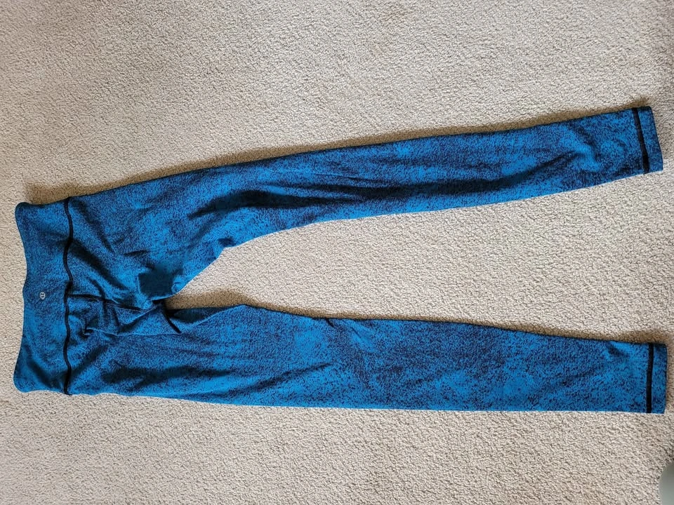 Lululemon lot - photo 3