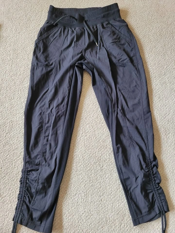 Lululemon lot - photo 3