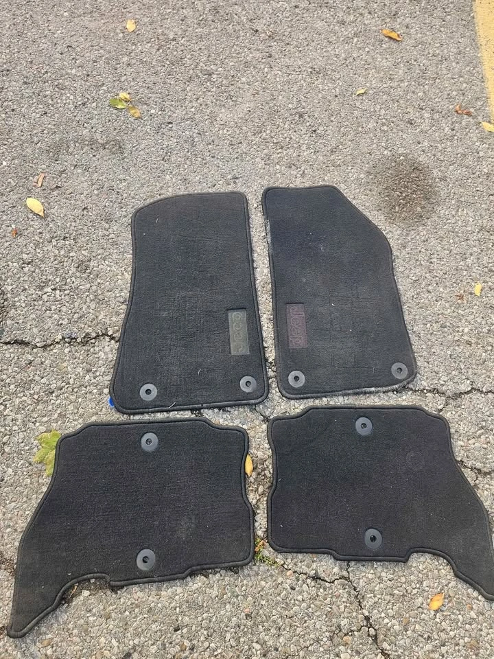 2022 Jeep Wrangler Floor Mats - photo 3