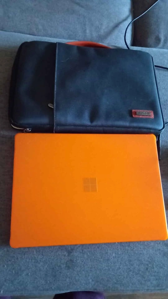Microsoft Surface Laptop 1 (1769) - 13.5" Touchscreen (i5, 8GB, - photo 2