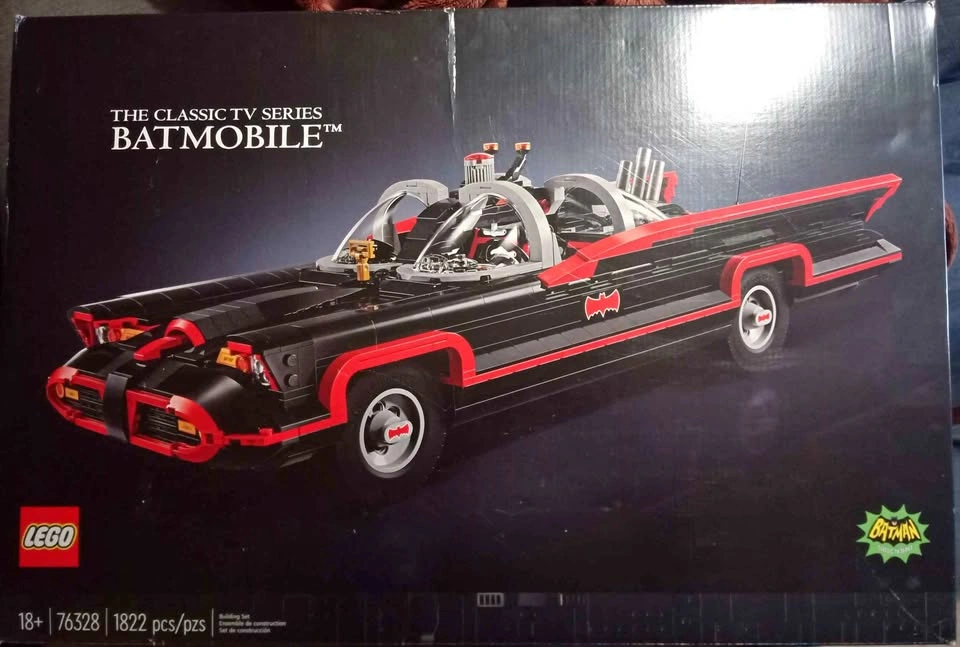 LEGO Batmobile & WALL-E Building Sets