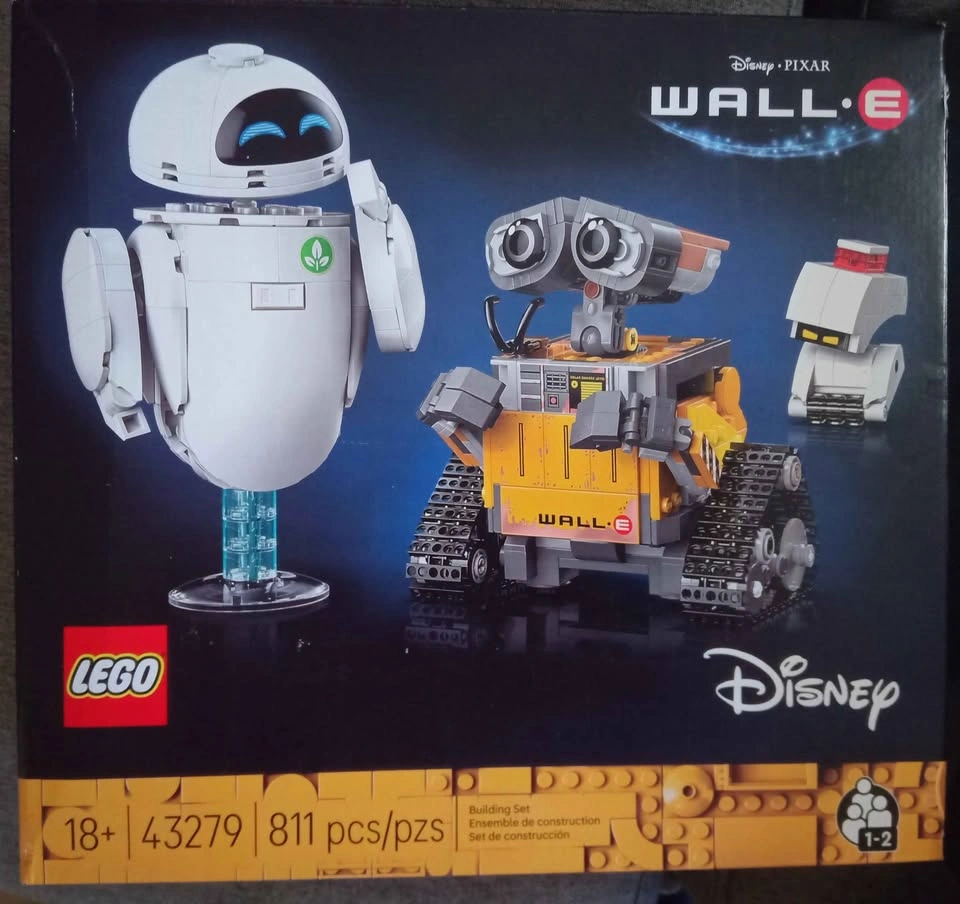 LEGO Batmobile & WALL-E Building Sets - photo 3