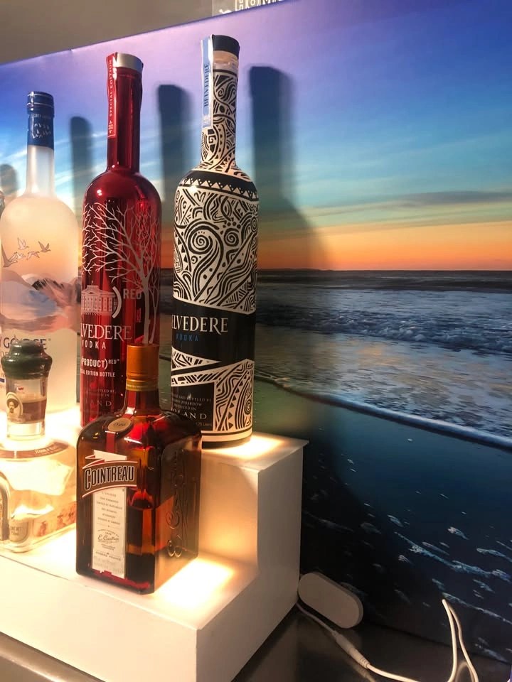 Liquor shelf - photo 2