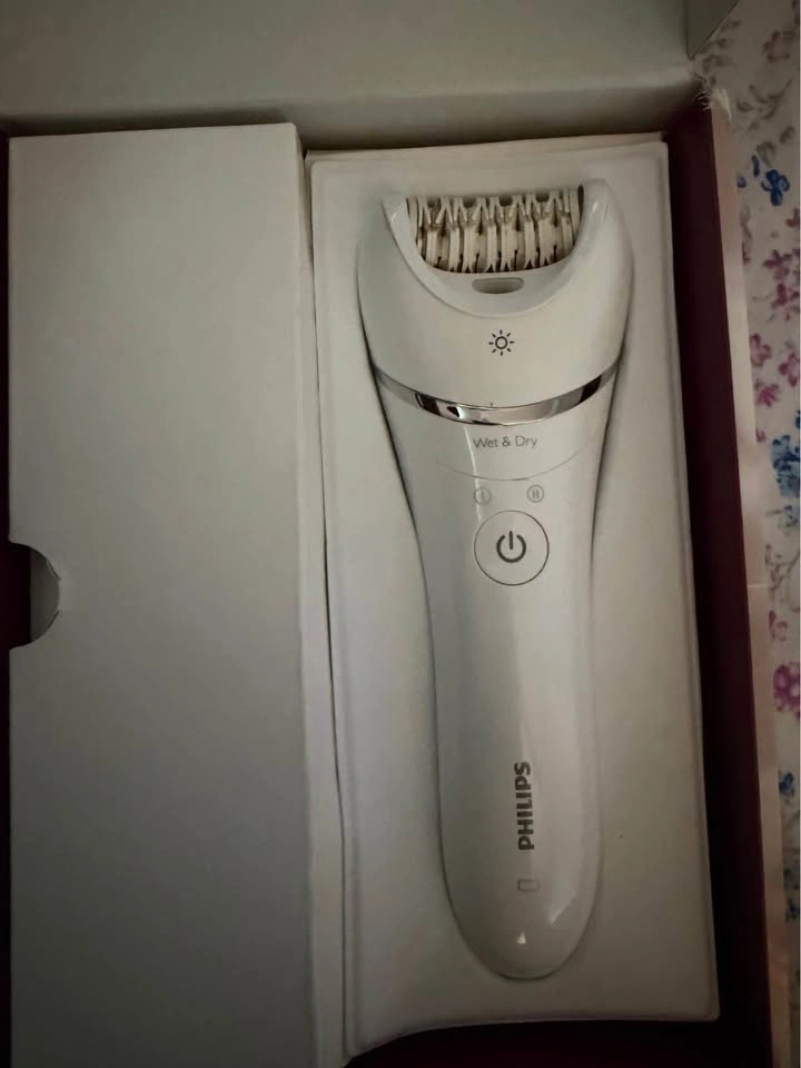 Philips Epilator Series 8000 (BRE700/04) Cordless Wet/Dry - photo 2