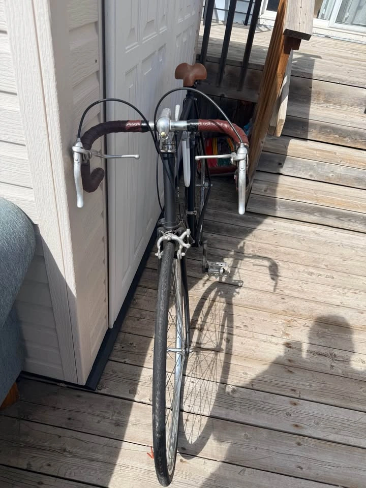 Vintage Road Racing Bike – Restored – 10 Speed – Ready to Ride - photo 2