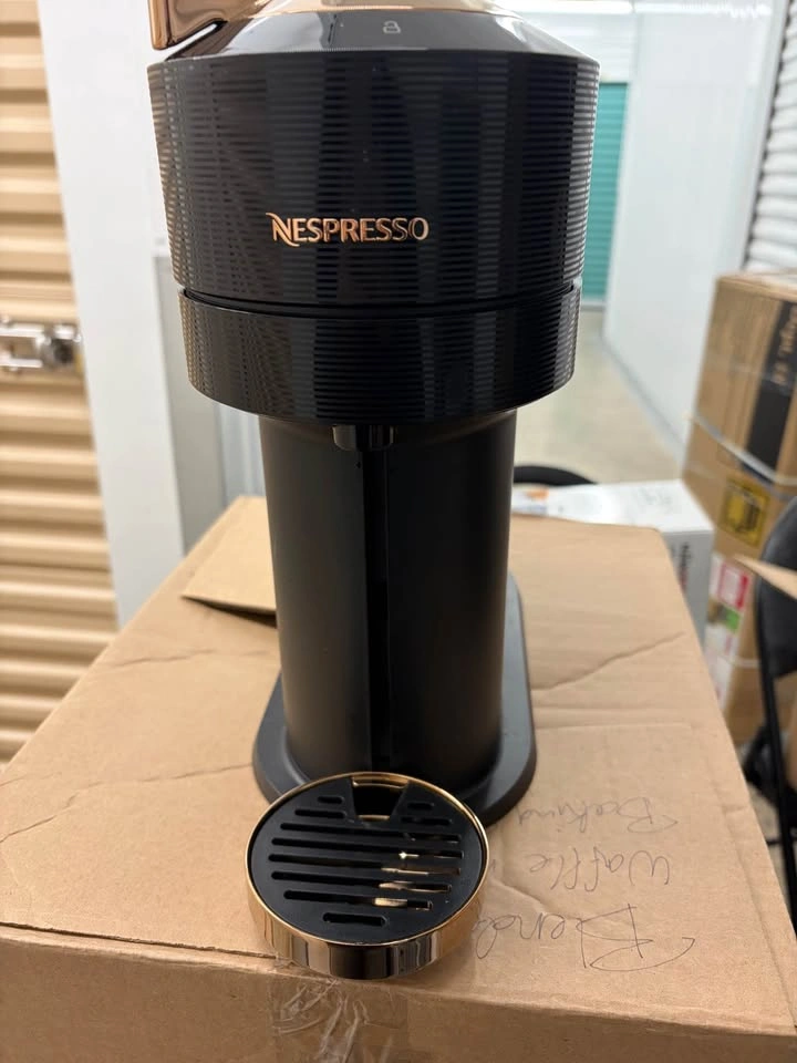 Nespresso Coffee Machine - photo 3
