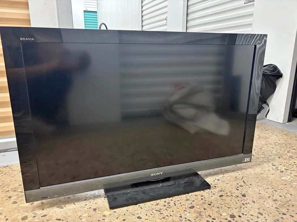 Big Table Stand TV