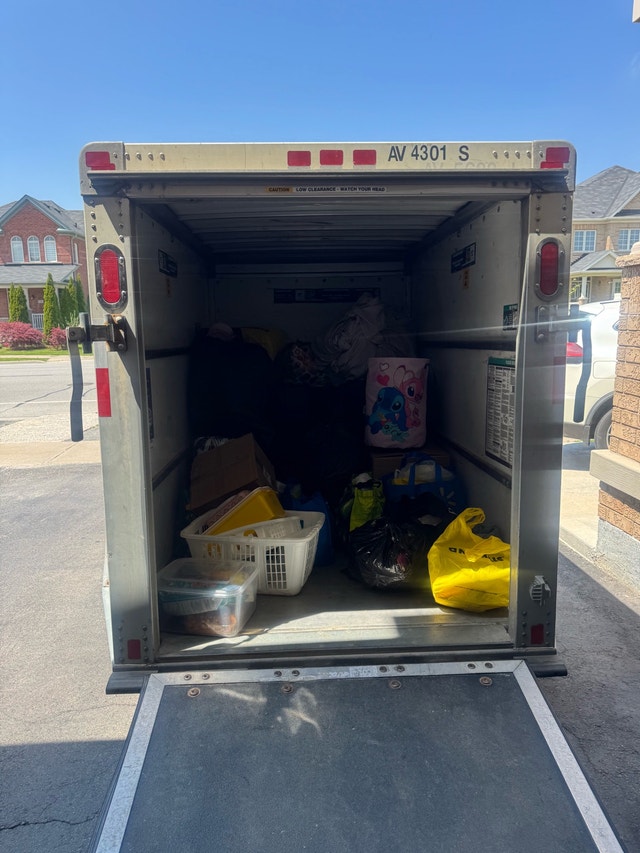 moving-helper-delivery truck items