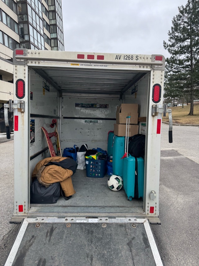 moving truck and delivery