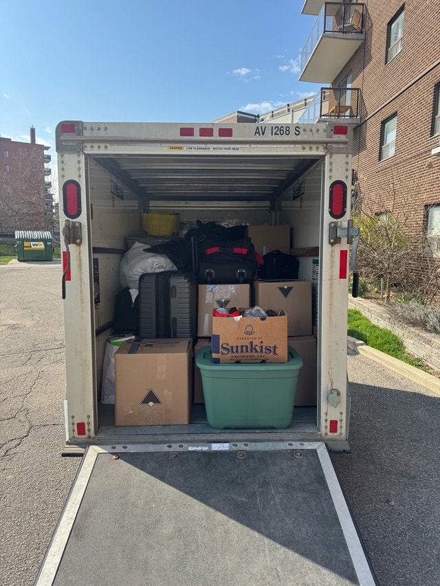 Moving Truck, Delivery, Driver Anywhere GTA
