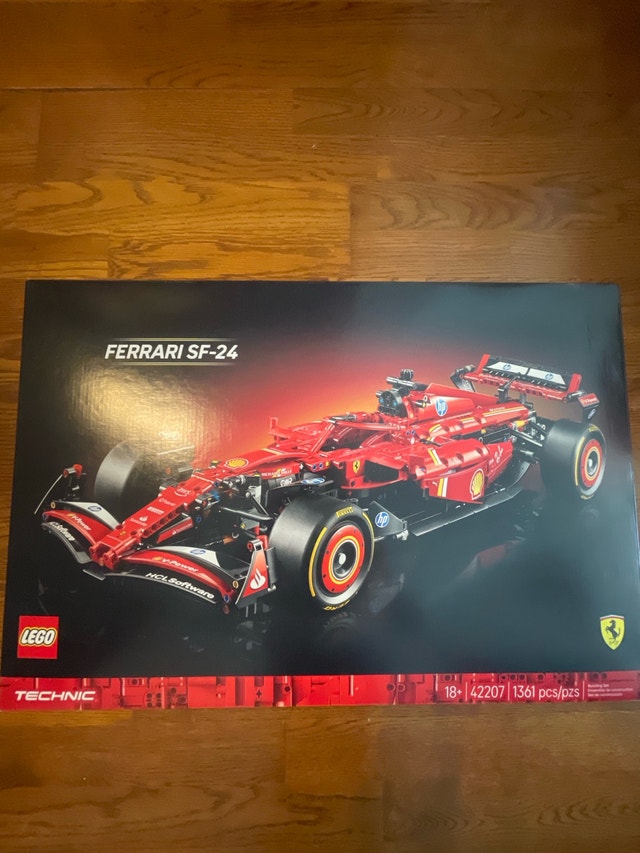 LEGO Ferrari SF-24 F1 Car Set Unopened