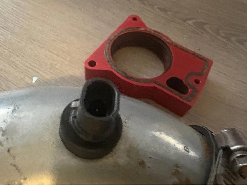 AIRAID Cold Air Intake & Throttle Body Spacer - photo 4