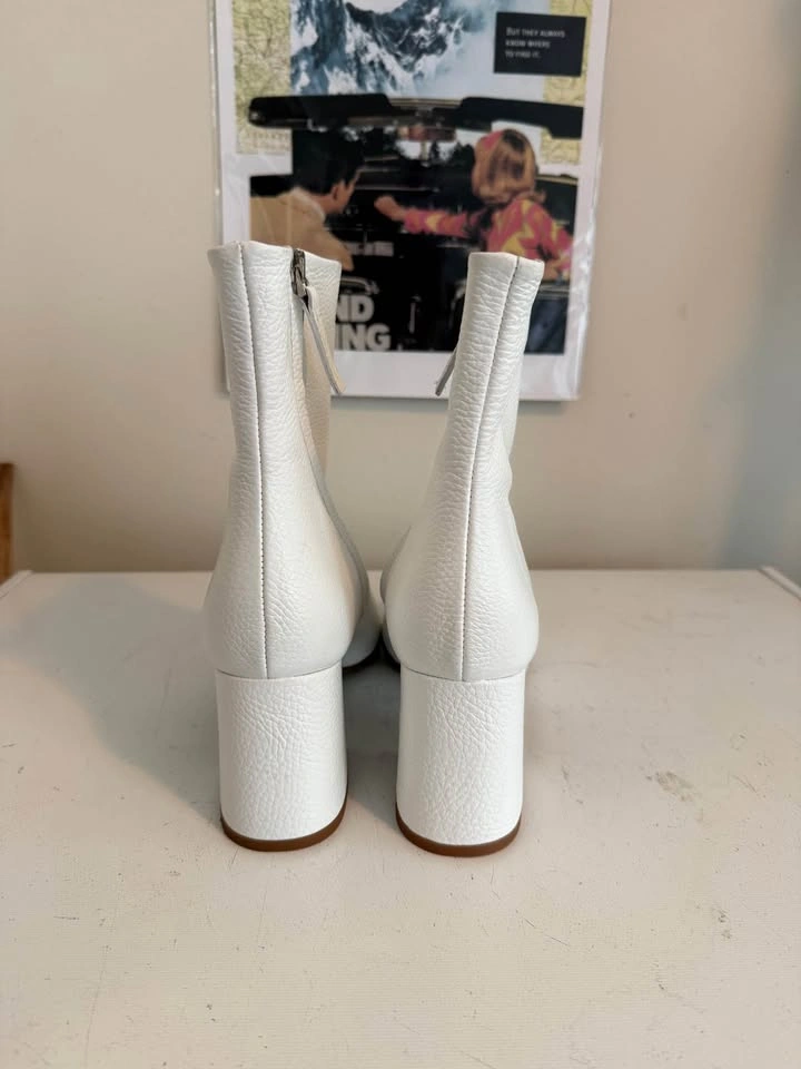 White Leather Pointed Toe Heel Boots - Women's Size 11 - photo 4